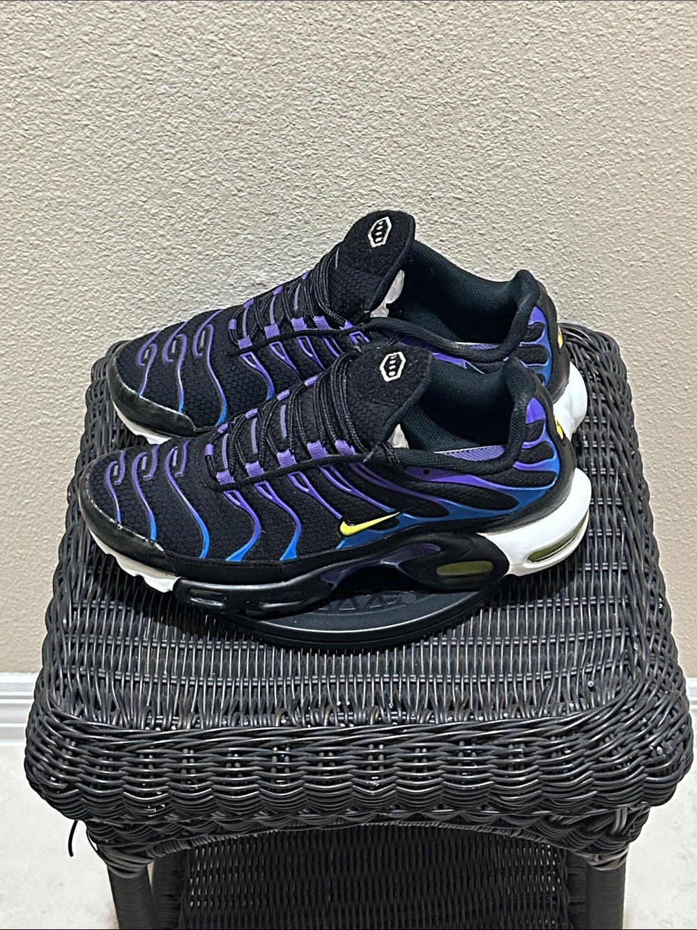Size 8.5 Nike Air Max Plus Kaomoji DH3189-001 - Picture 2 of 6